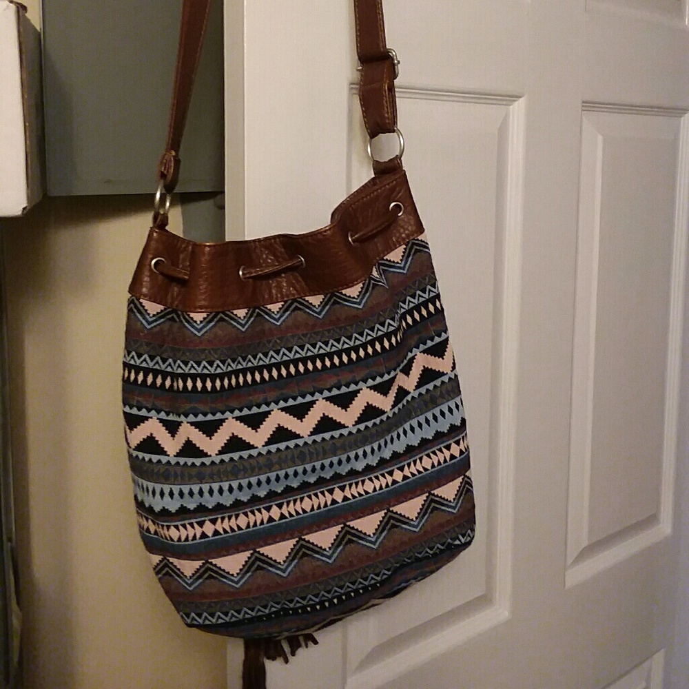 Aeropostle purse